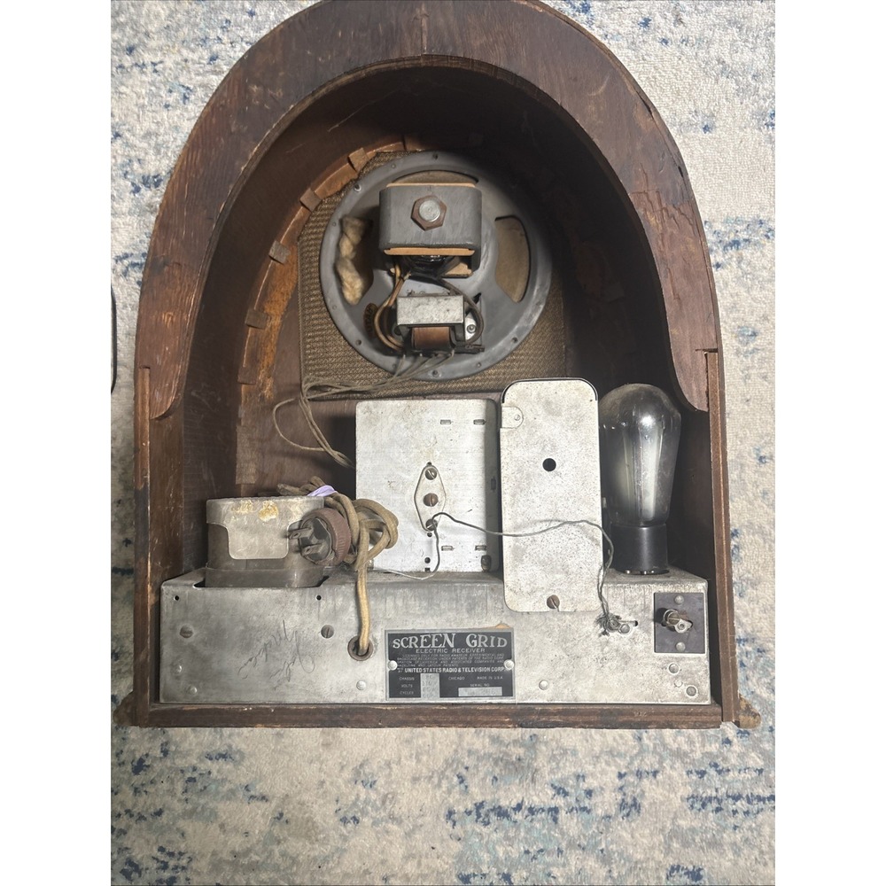 Gloritone Model 26-P 1931 Cathedral Face Looks Complete But Not Working - Picture 12 of 16